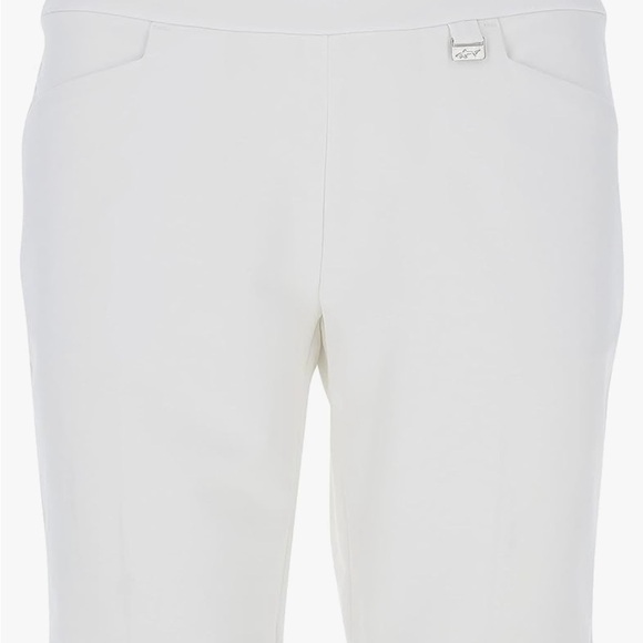 GREG NORMAN WOMEN'S PULL-ON STRETCH GOLF SHORTS - Picture 2 of 3